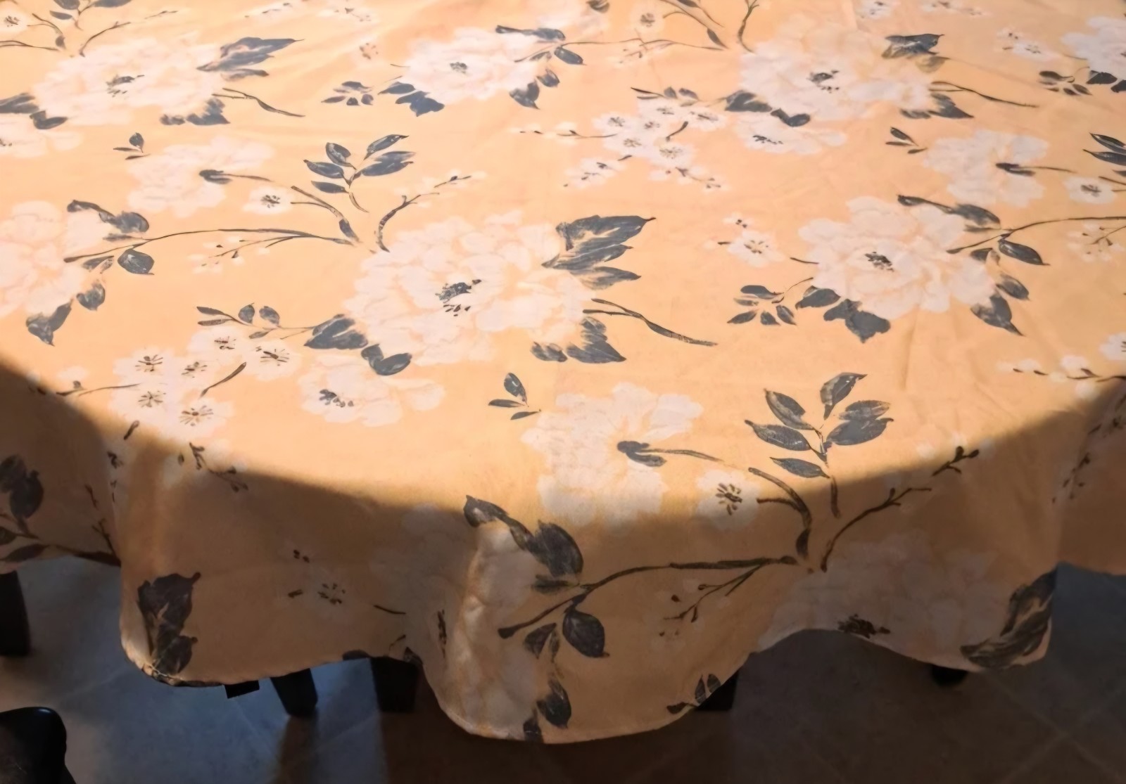 Nicole Miller Patio Tablecloth Floral 70″ Round Zip For Umbrella